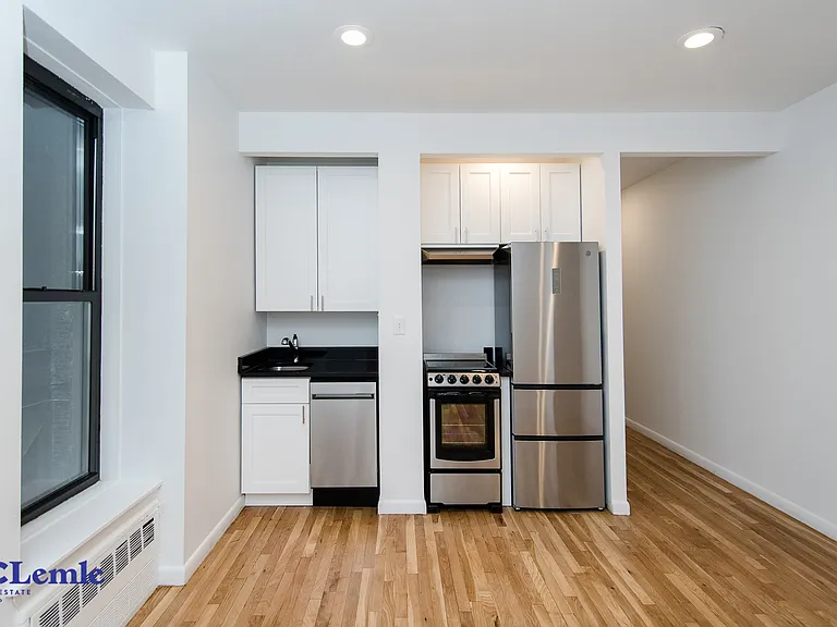 450-452 E 81st St #1B — Photo 4