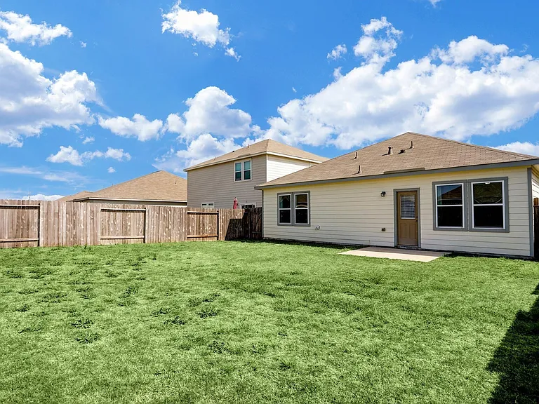 1028 White Birch Ln — Photo 14