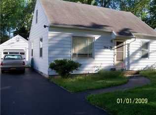 33 Oaklawn Dr, Rochester, NY 14617