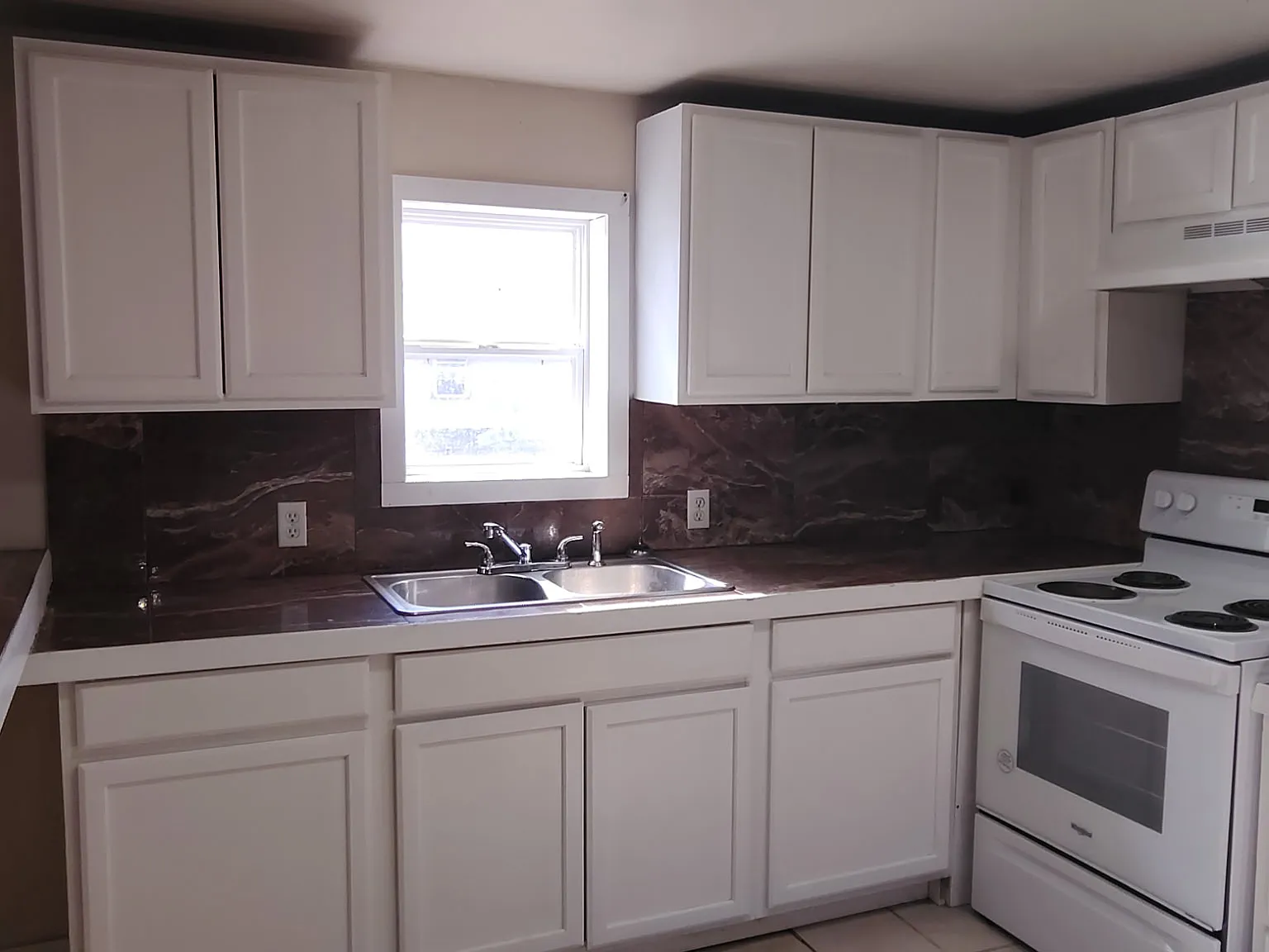 3 bed, 1088 sqft, $975 — Photo 4