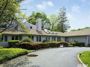 22 Linden Ln, Merrick, NY 11566