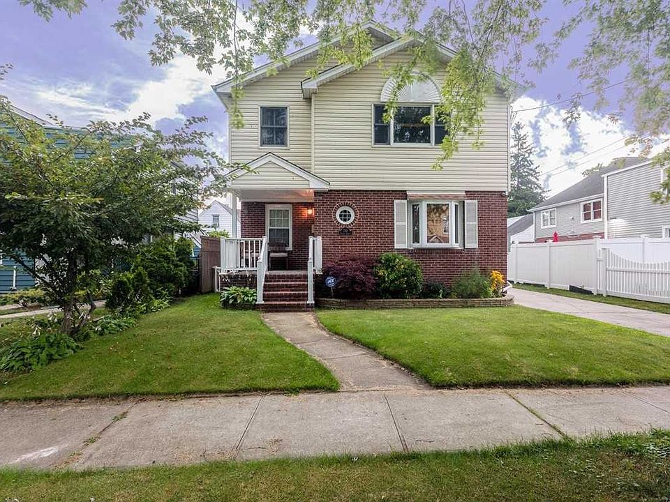 2nd image of 250 Paschal Ave