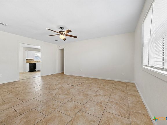 4th image of 3105 Thoroughbred Dr
