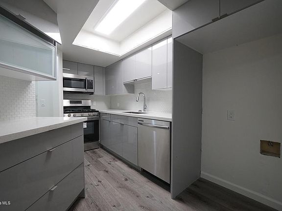 4th image of 1325 Barrington Way APT 1