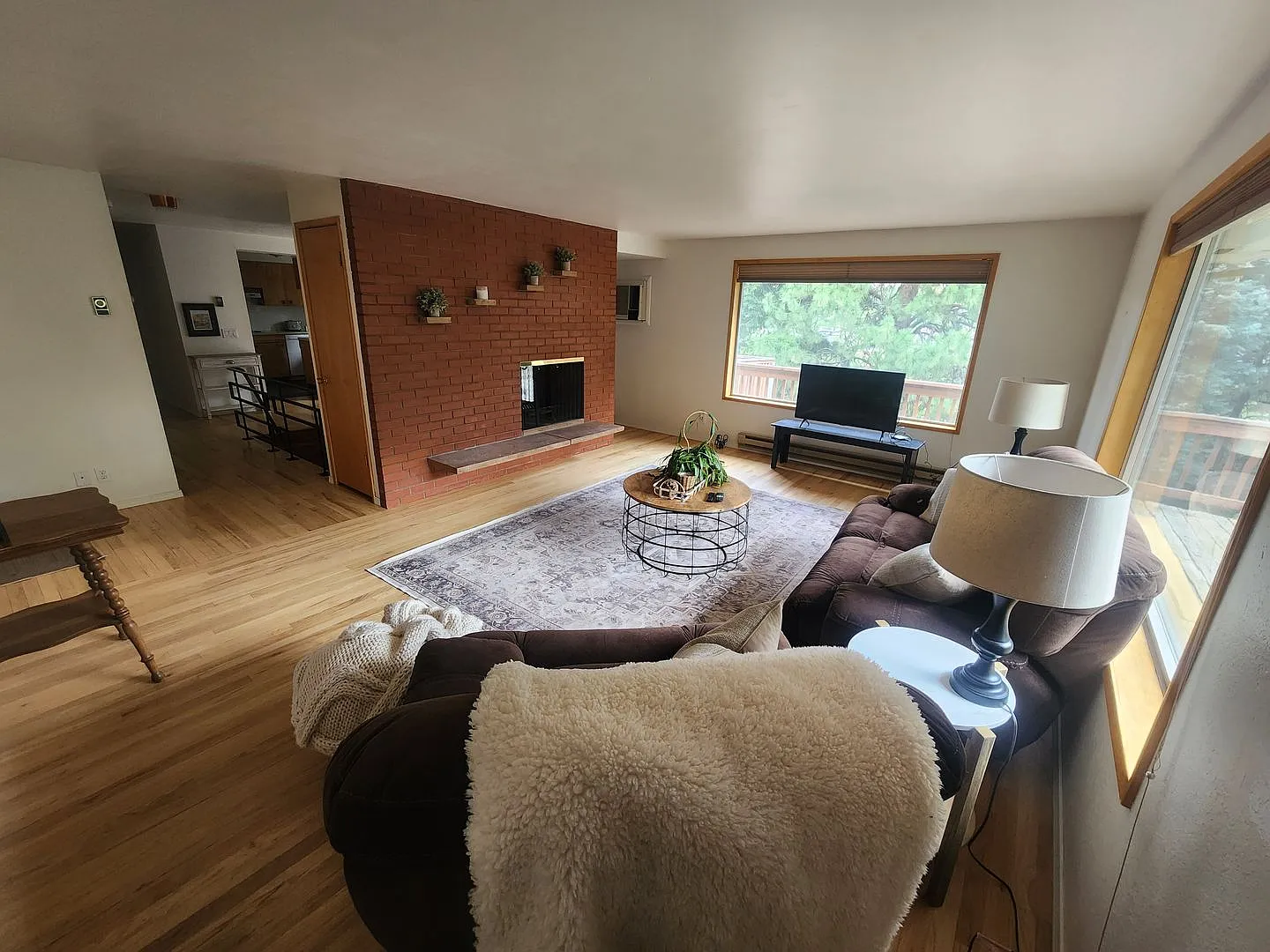 520 SE Highland Way — Photo 2