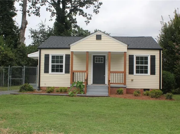 2722 Stratford Dr, Greensboro, NC 27408