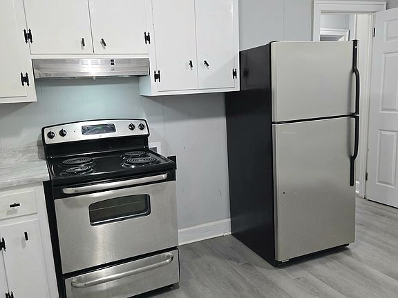 3rd image of 805 Whitehead Ave NE