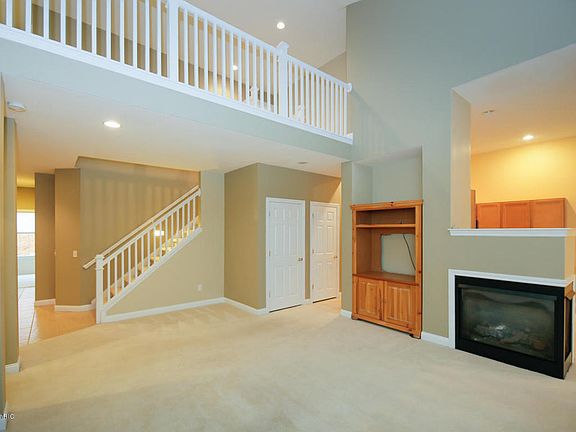 5th image of 120 Blue Heron Ln
