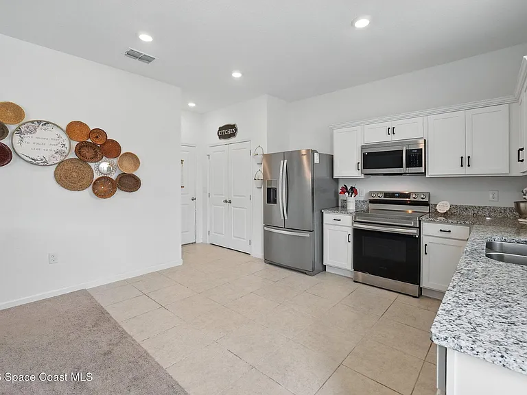2024 Hemingway Cir — Photo 4