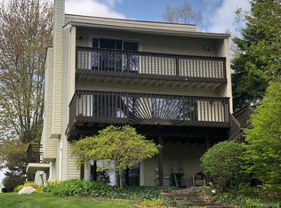 1601 Ridge Rd, Highland, MI 48356