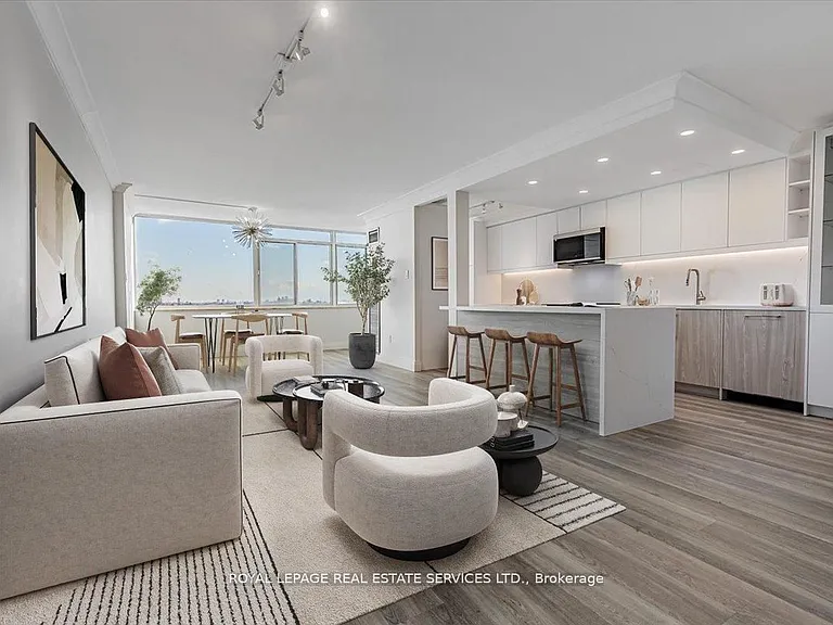 3000 Bathurst St #706 — Photo 3