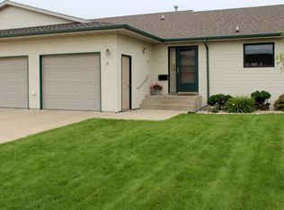 804 35th Ave SW APT E, Minot, ND 58701