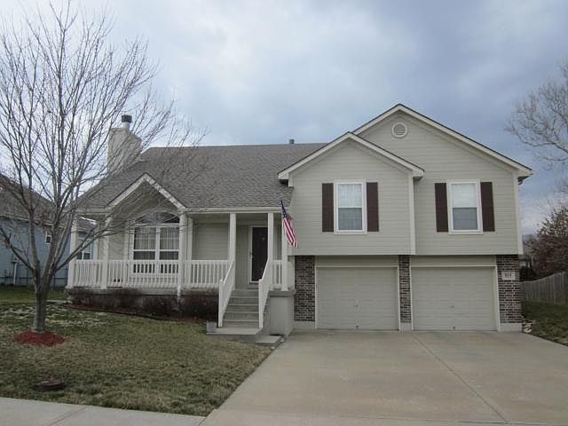1st image of 804 Lakeview Dr
