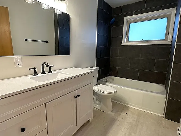 200 E Harriet St #3 — Photo 8