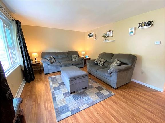 3rd image of 64 Barry Ct