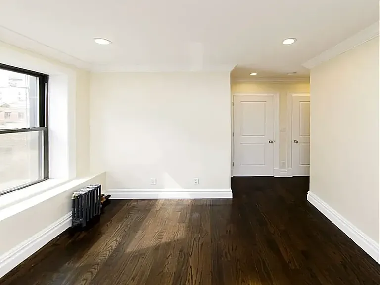 317 2nd Ave #17 — Photo 2
