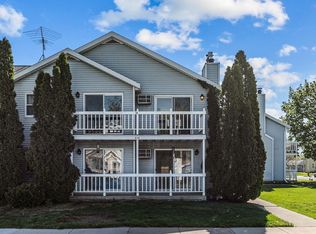 414 Van St APT 17, Neenah, WI 54956