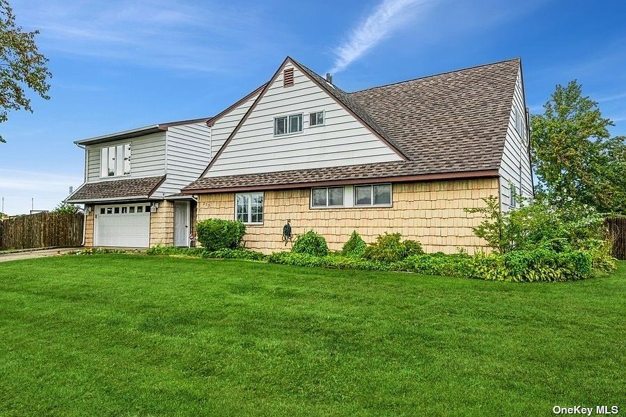 275 Sprucewood Drive, Levittown, NY 11756 Zillow