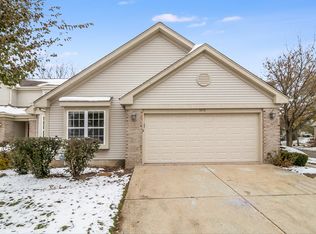 1652 Lexington Dr, Montgomery, IL 60538