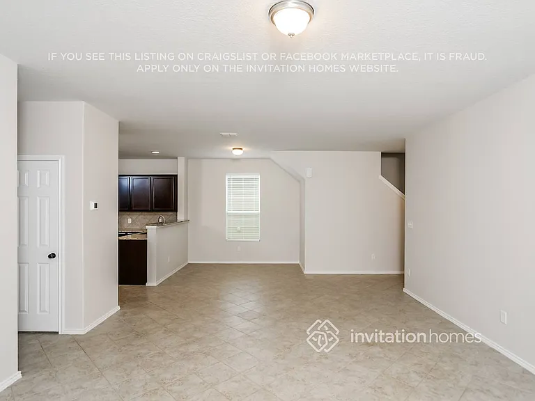 467 Walnut Crst — Photo 3