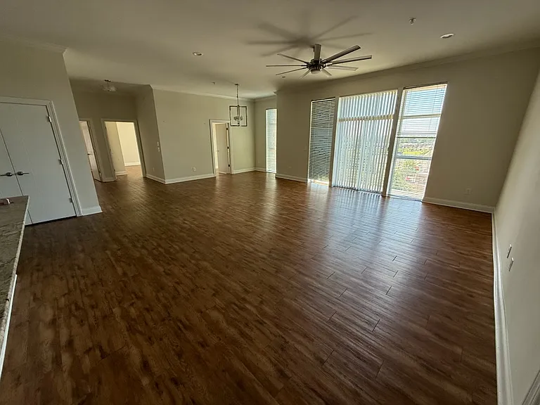 196 W Main St #6 — Photo 5