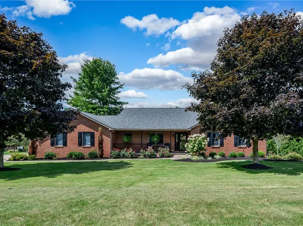 100 Sun Ridge Ct, Butler, PA 16001