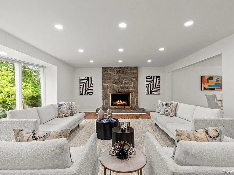 1341 Pelhamdale Ave — Photo 1