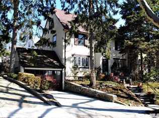 11525 Curzon Rd, Jamaica, NY 11418