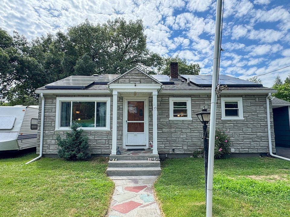 1st image of 18 Woodland Cir