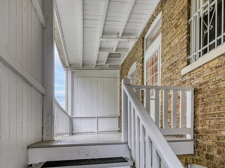 1648 N Saint Louis Ave #2 — Photo 31
