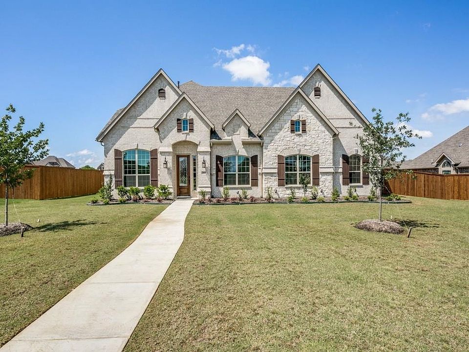 1st image of 343 Redstone Dr