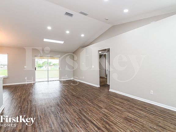 4th image of 3505 8th St SW