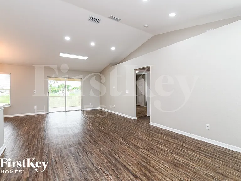 3505 8th St SW — Photo 4