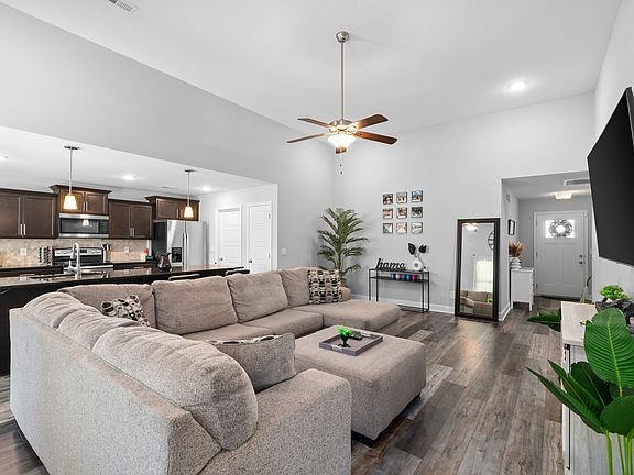 3rd image of 508 Kinslow Ln