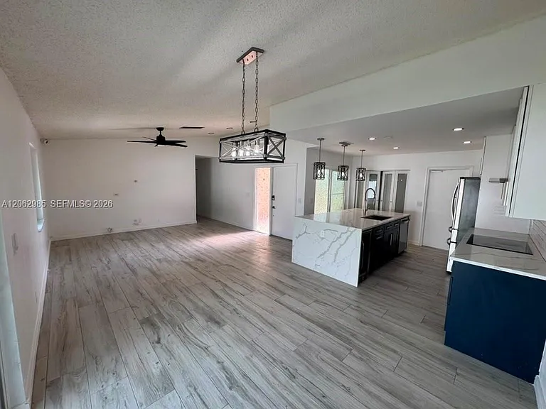 222 NW 41st Ave — Photo 2