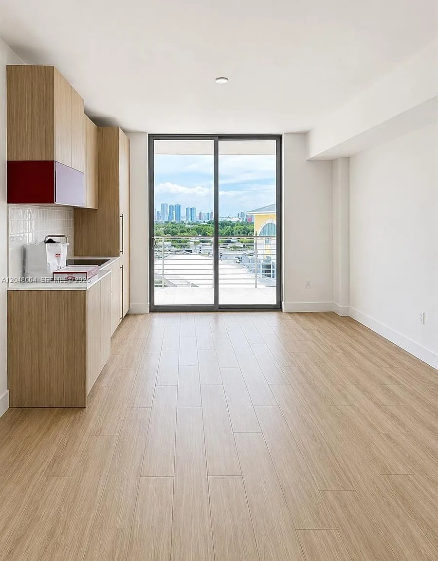 The Standard Residence — Photo 3