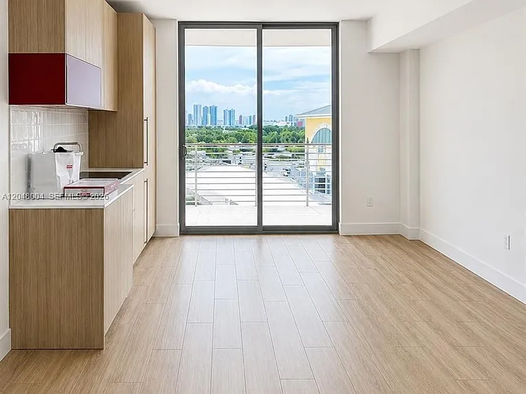 90 NE 32nd St #718 — Photo 3