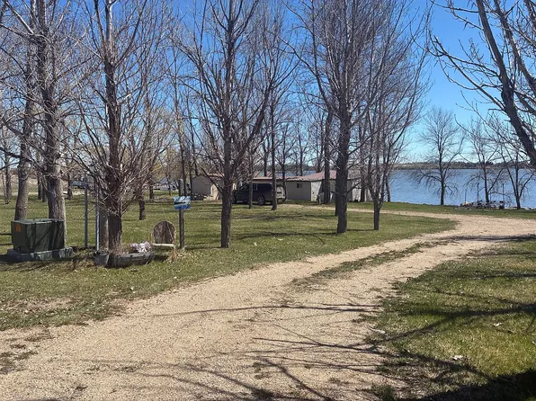 4448 N Lake Shore Dr, Ashley, ND 58413