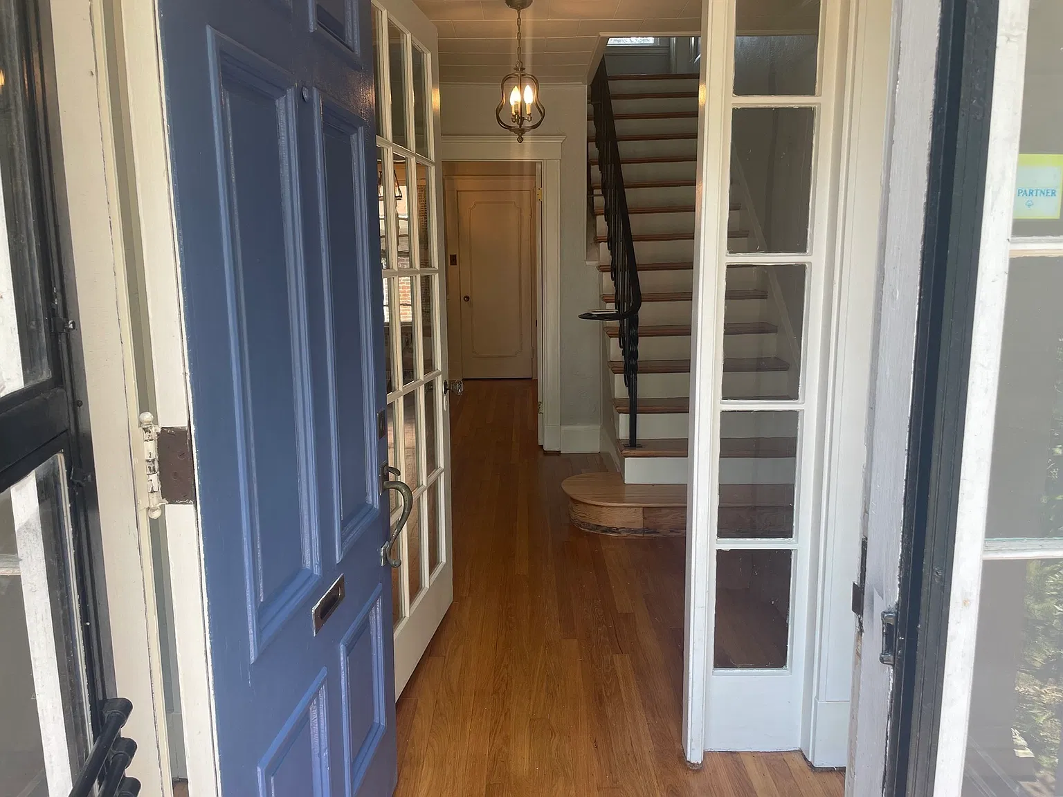 4 bed, 3.5 bath, 3000 sqft, $5,000 — Photo 2