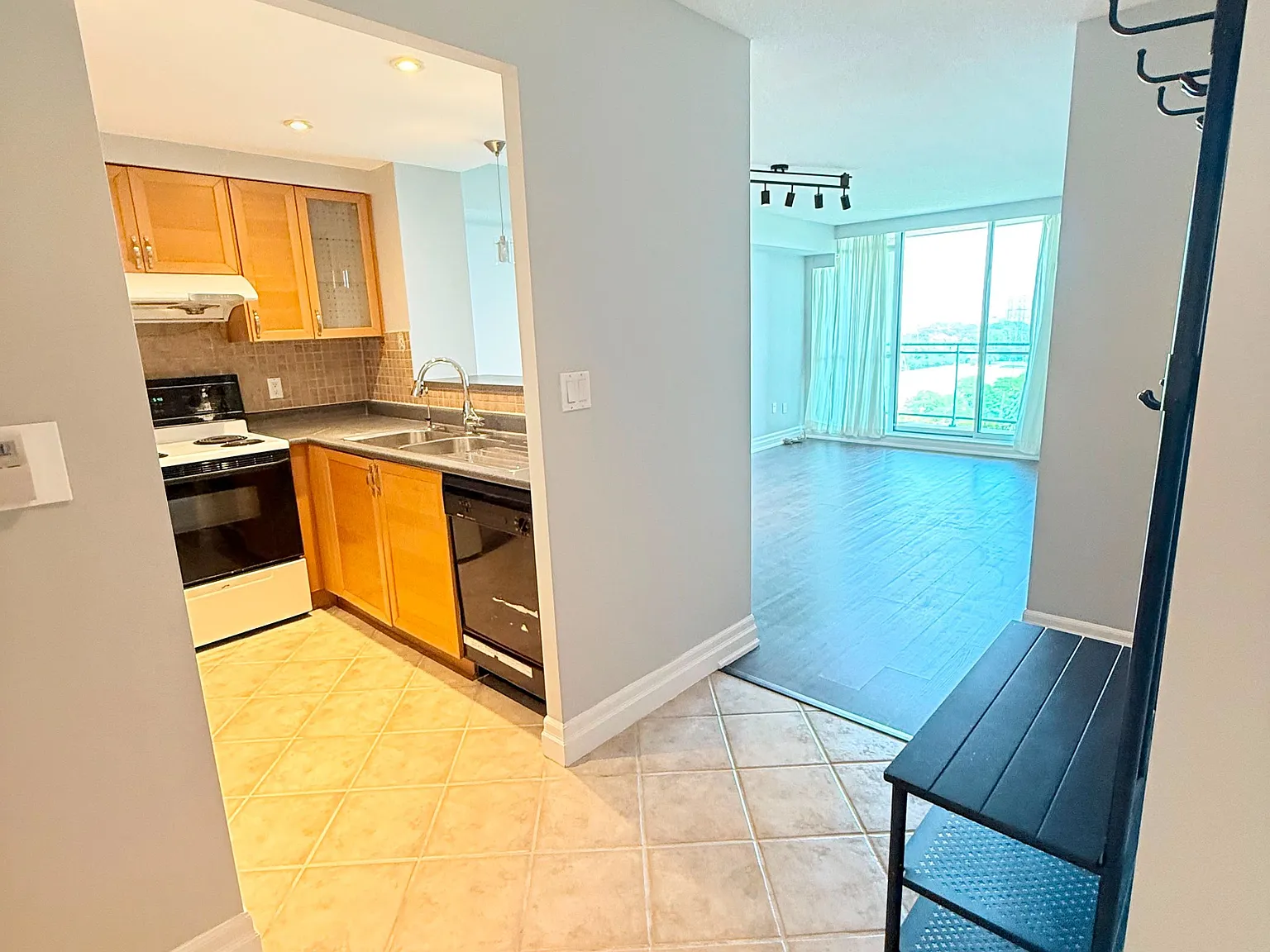 2 bed, $2,800 — Photo 4