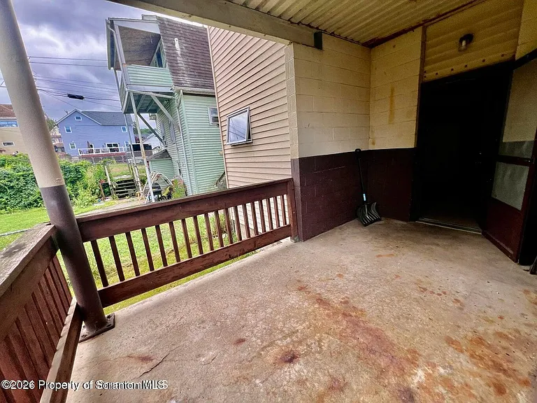835 Maple St #B — Photo 5