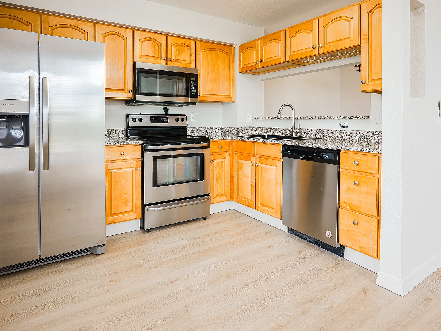 3 bed, 2.5 bath, 1671 sqft, $2,850 — Photo 4