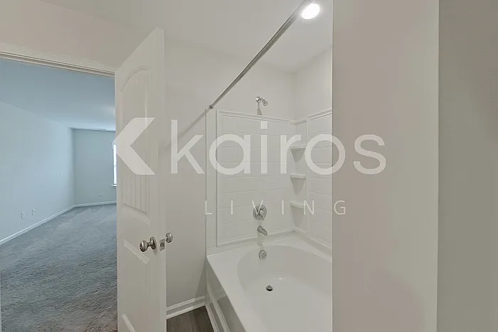 107 Lord Effingham Way — Photo 24