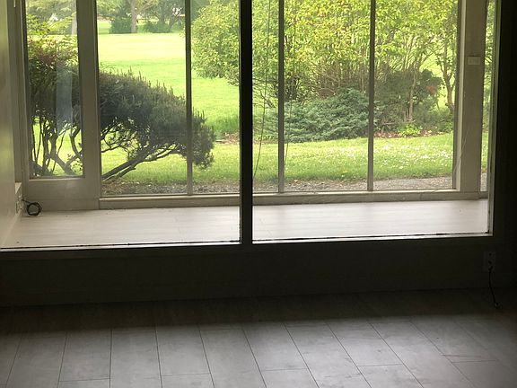 looking from family room to lanai room to outside