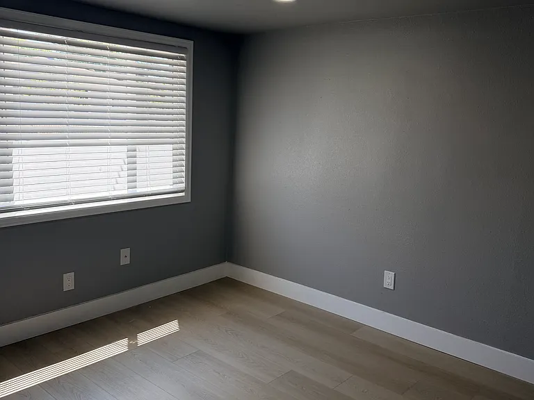 4755 Saint Paul St — Photo 15