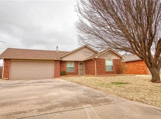 104 Timberridge Dr, Elk City, OK 73644
