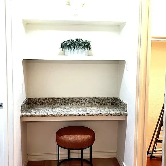 11 Country Club Rd — Photo 17