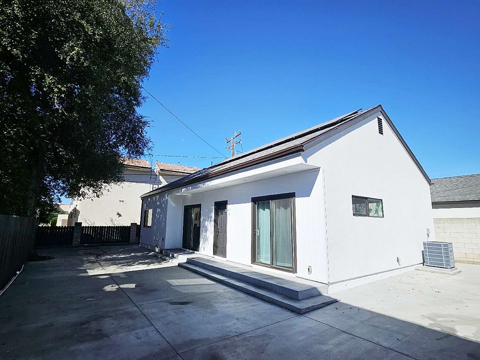 1st image of 411 N Palm Ave #B