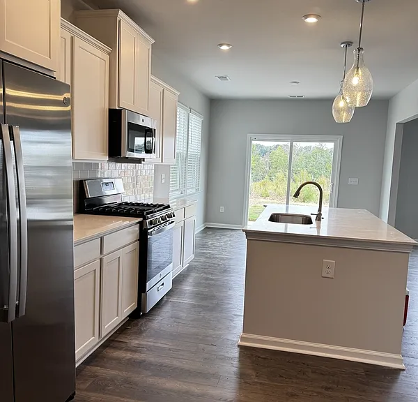 142 Gervais Cir — Photo 5