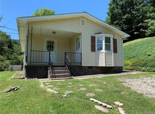410 Oxner Cove Rd, Waynesville, NC 28786